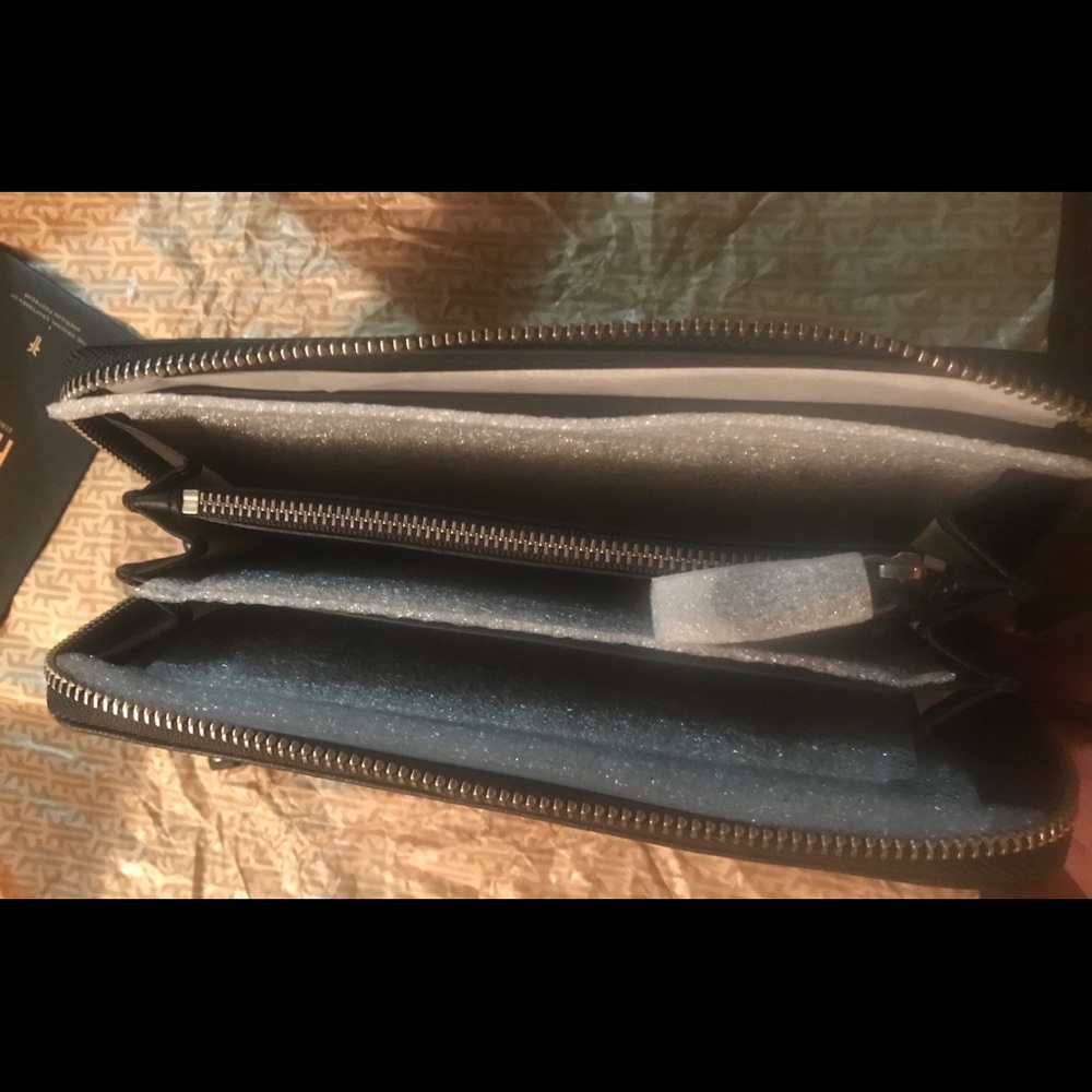 Frye Demi zip wallet - Picture 3 of 5